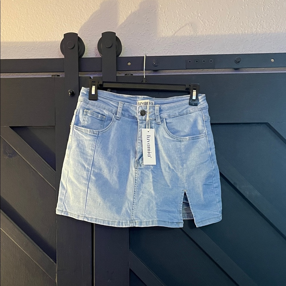 Chic Light Blue Denim Mini Skirt